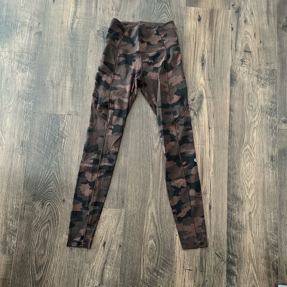 Lululemon Size 4 Fast & Free